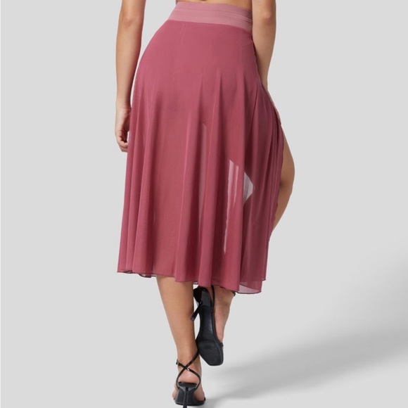 Size Small - Barely wore decided its not my color. Has a comforting weight to it - Picture 3 of 6